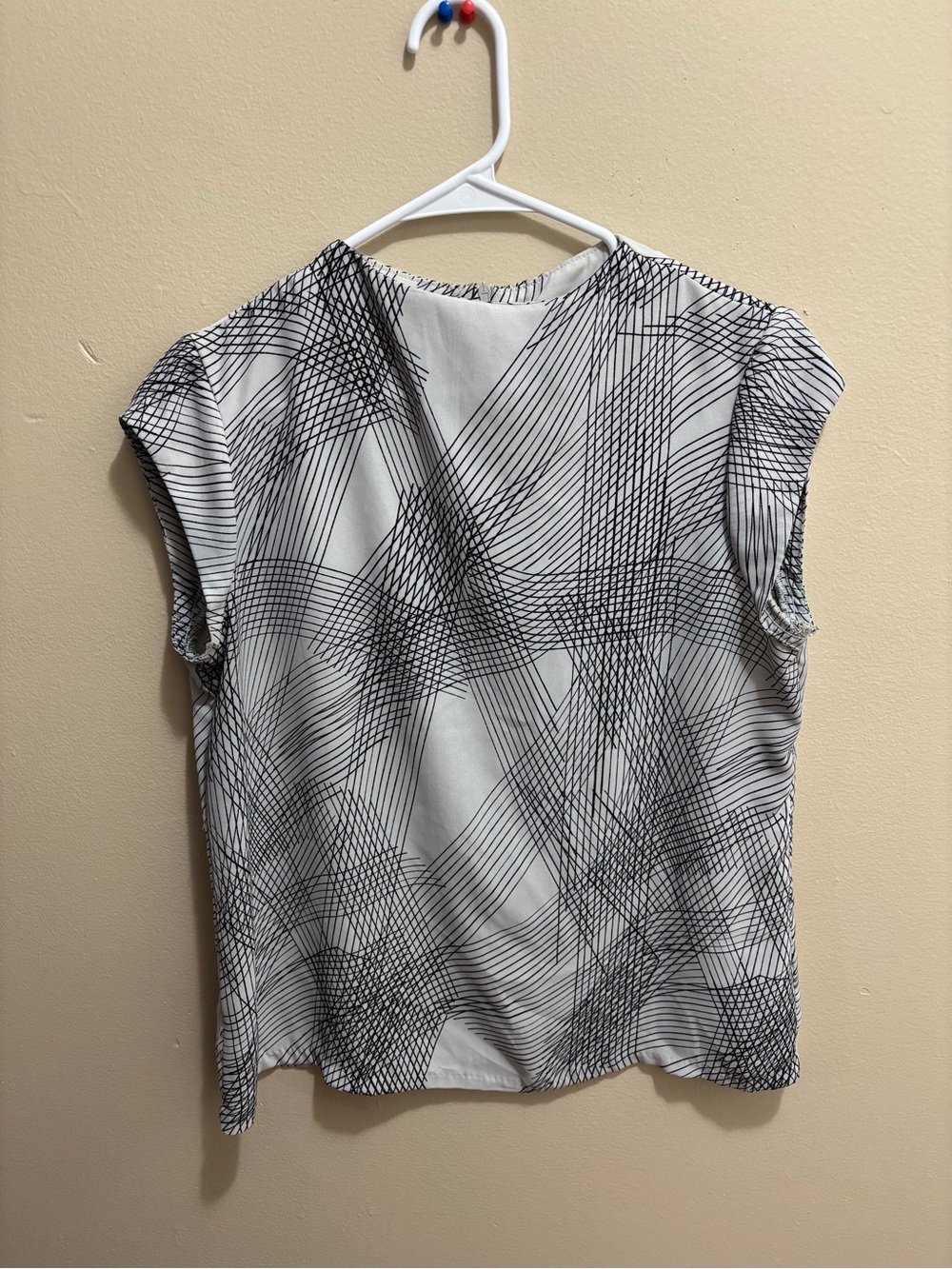 Calvin Klein Black & White Geometric Cap-Sleeve Blouse